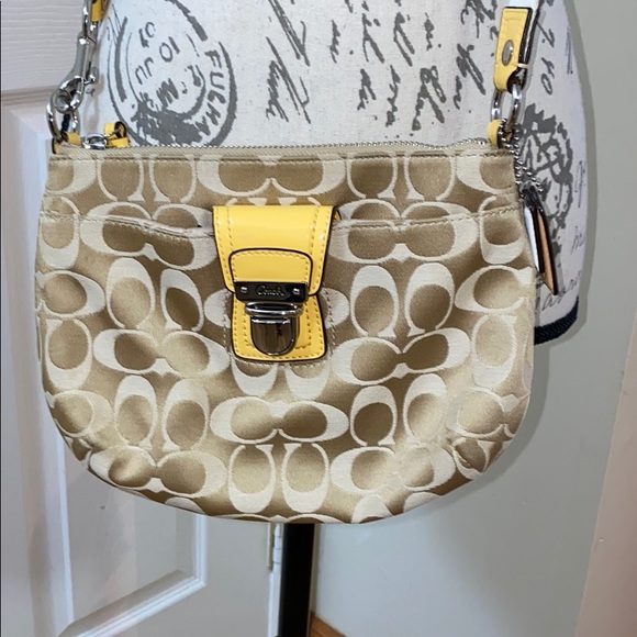 Coach Handbags - COACH Crossbody Bag